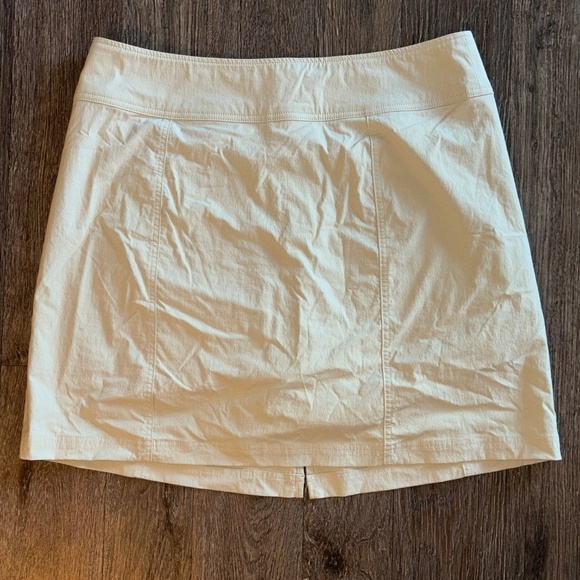 Royal Robbin’s size 16 khaki skort - Picture 2 of 10